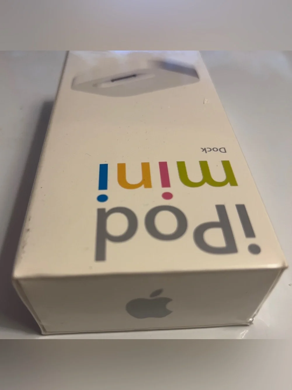 Original Apple M9467G/A White Cradle, Dock, Stand for iPod Mini SEALED RARE